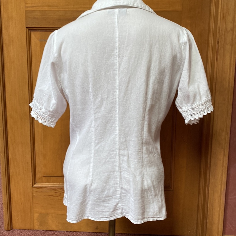 White cotton fitted blouse - Picture 3 of 6